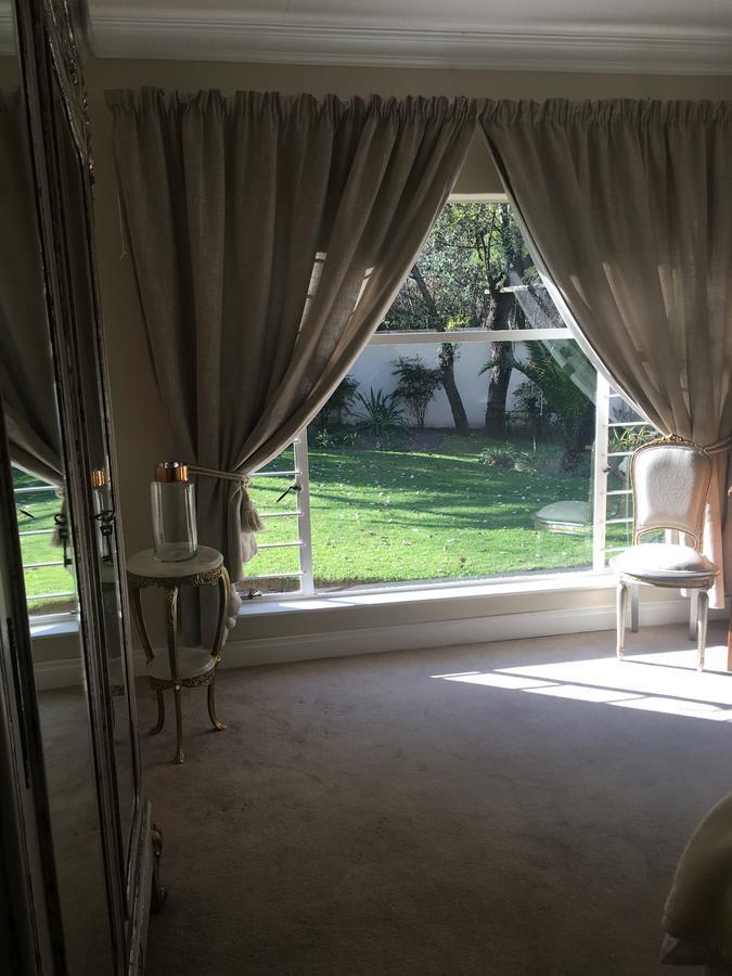 Vair'S Place Guest House In Sandton Paulshof - Apartment, Lux Suites & Spa Johannesburg Eksteriør billede