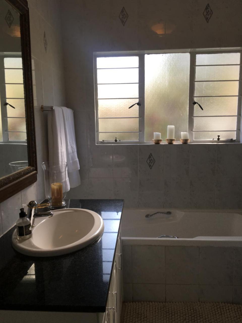 Vair'S Place Guest House In Sandton Paulshof - Apartment, Lux Suites & Spa Johannesburg Eksteriør billede