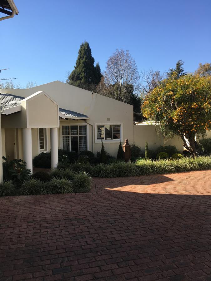 Vair'S Place Guest House In Sandton Paulshof - Apartment, Lux Suites & Spa Johannesburg Eksteriør billede